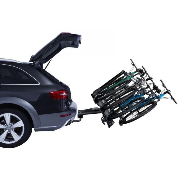 Sklopený cyklonosič Thule VeloCompact pro přístup do kufru